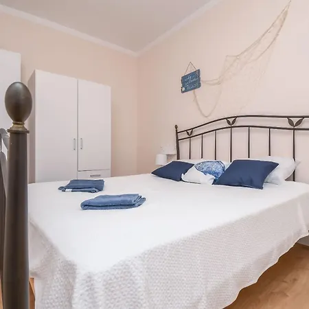 Makakada * Trogir