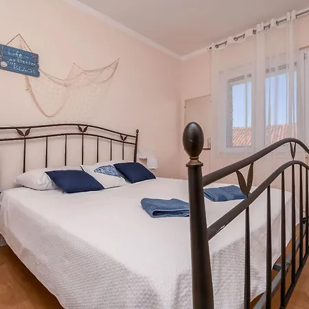 Makakada * Trogir