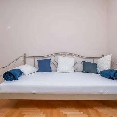 Apartment Makakada
