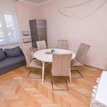 Makakada Apartment *
