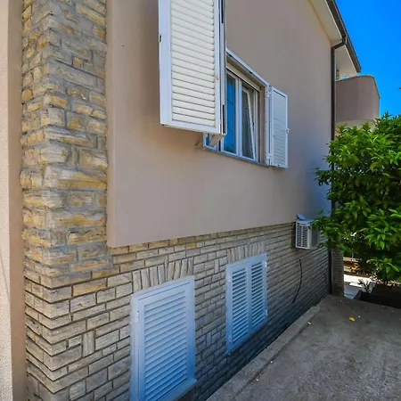 Apartment Makakada Trogir