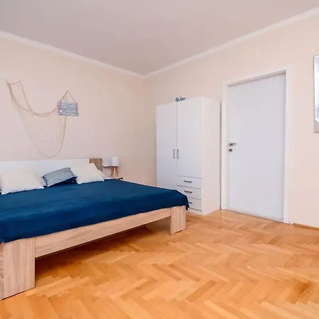 Apartment Makakada *