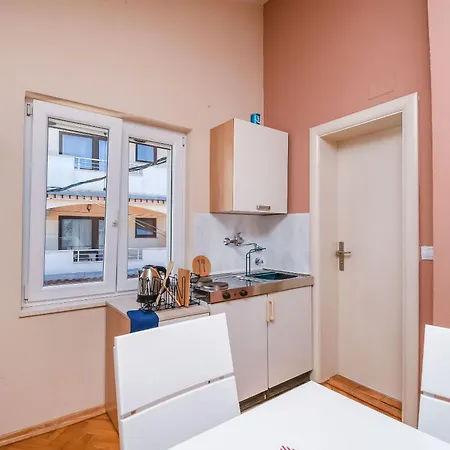 Apartment Makakada Trogir